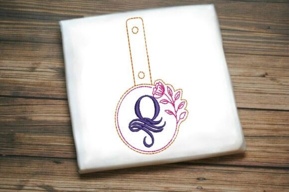 Floral Monogram Keychain Q ITH